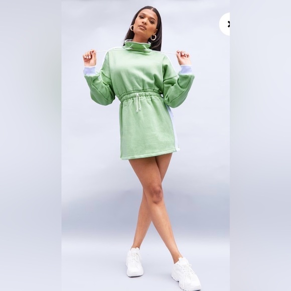 🆕 PRETTYLITTLETHING Sage Green Contrast Drawstring Sweatshirt Dress US 6 - Picture 2 of 8